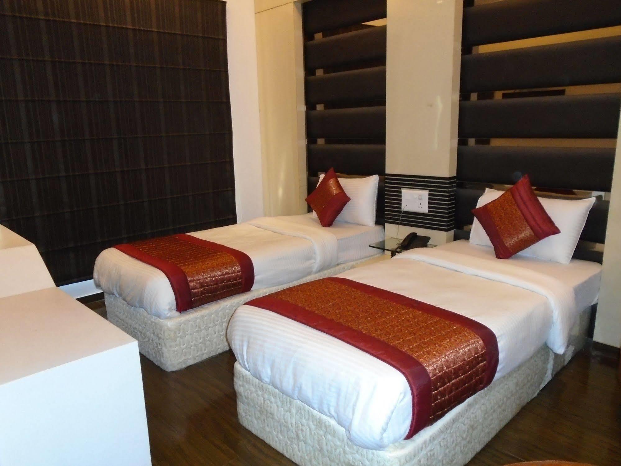 Hotel Gold Souk - Karol Bagh Yeni Delhi Dış mekan fotoğraf